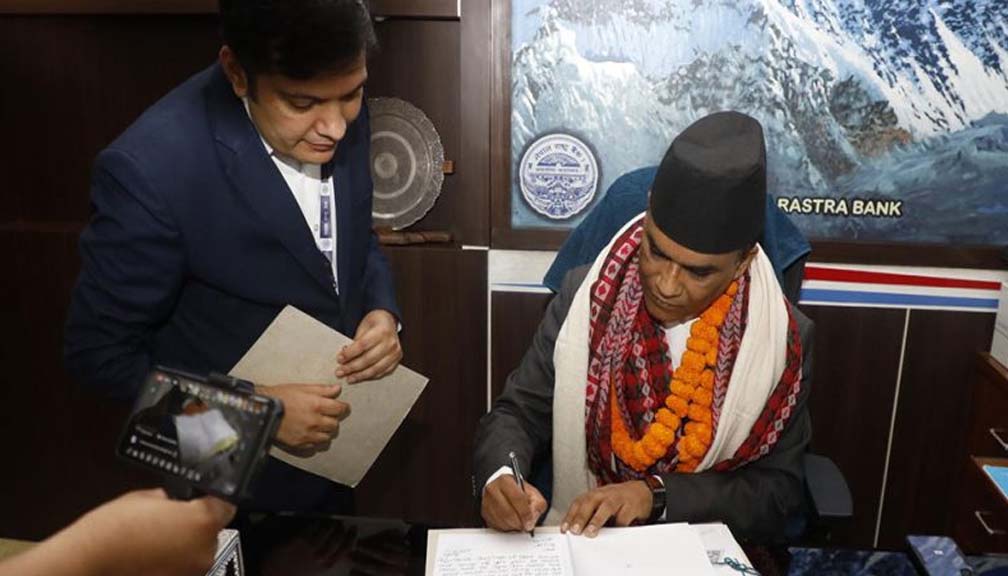 ५ सय र १ हजारको नयाँ नोट छाप्ने गभर्नर पौडेलको पहिलो निर्णय