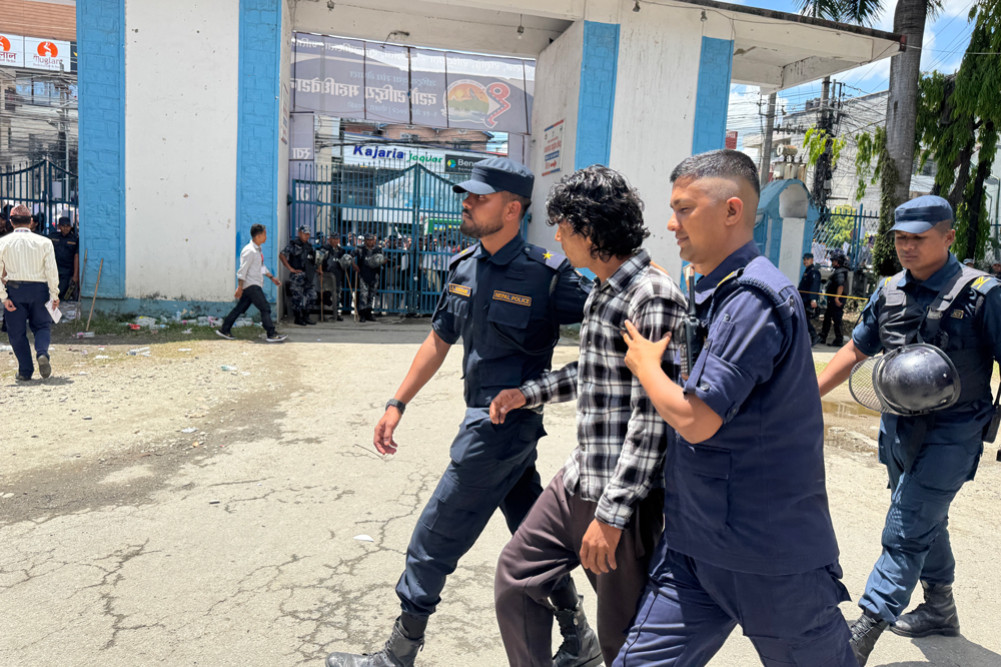 फर्जी मतदाता पक्राउ परेपछि युवा संघको चुनावमा तनाव