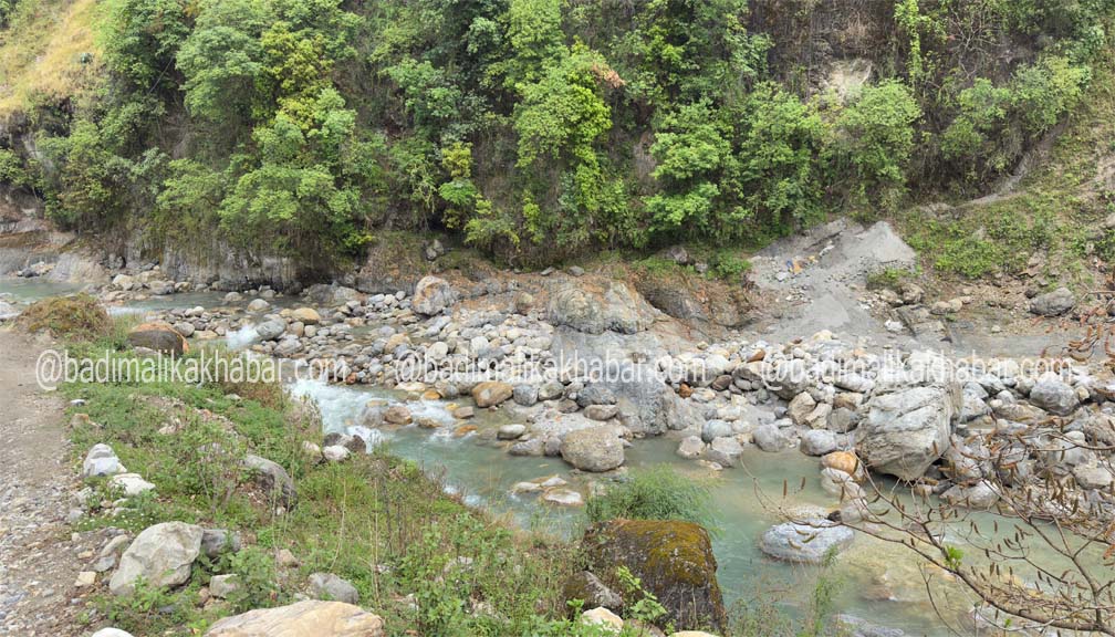 सम्झौता भएको ३ बर्षसम्म पनि बाजुराको घटमुनामा पक्कि पुलको काम शुरु भएन