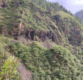 बैतडीमा भीरबाट लडेर एक महिलाको मृत्यु