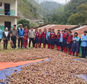 बडीमालिकामा प्रभावकारी बन्दै पढ्दै कमाउँदै कार्यक्रम