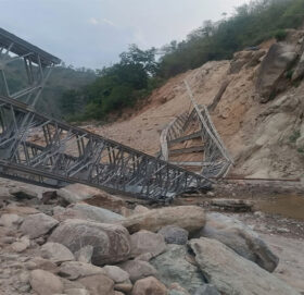 पाँचथरमा बेलिब्रिज खस्दा घाइते भएका तीन मजदुरको मृत्यु
