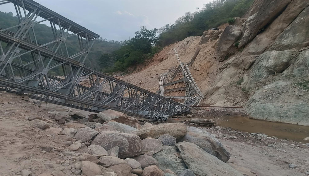 पाँचथरमा बेलिब्रिज खस्दा घाइते भएका तीन मजदुरको मृत्यु
