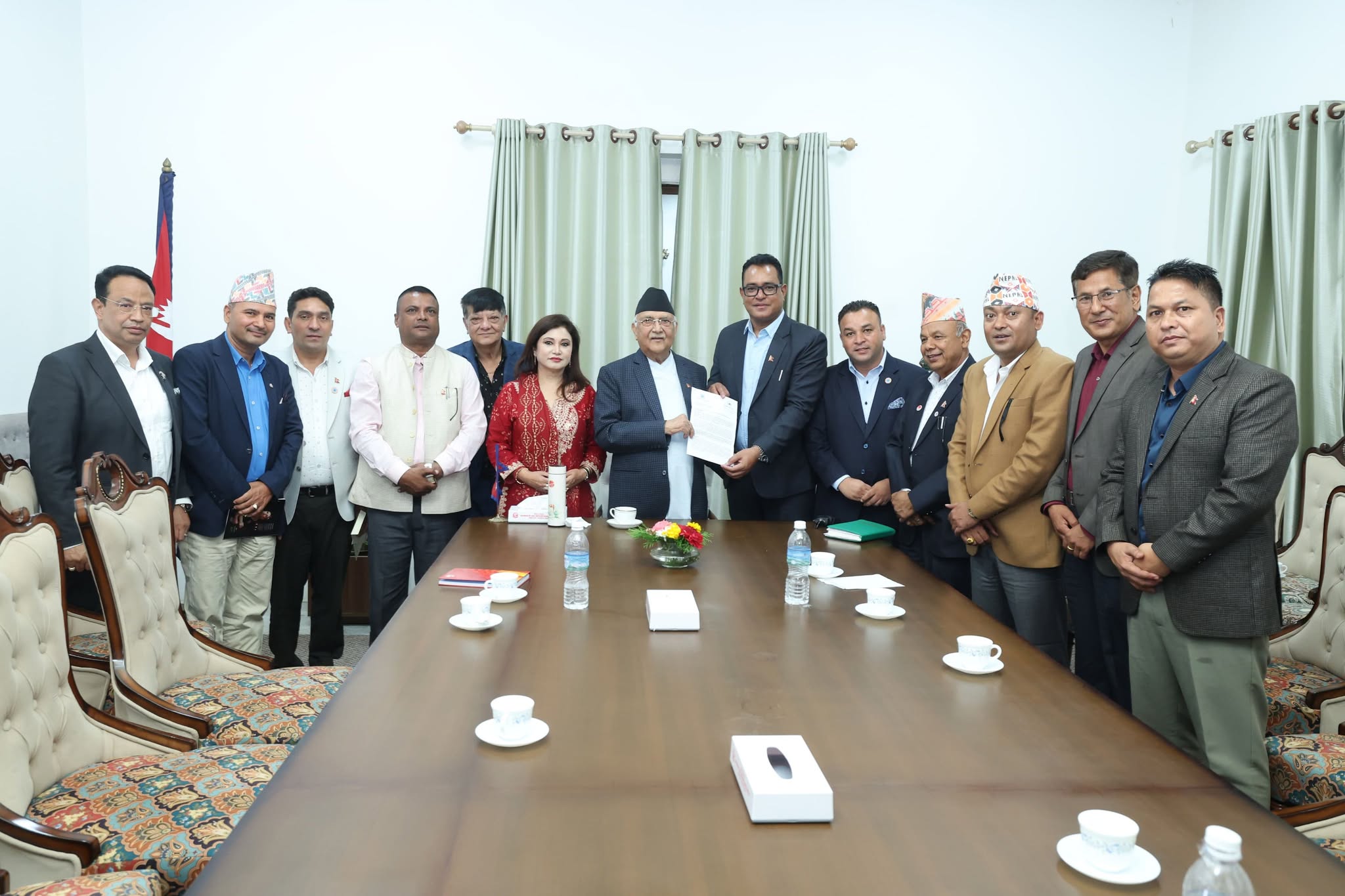 सुनचाँदी व्यवसायीले प्रधानमन्त्रीलाई भने – व्यवसाय धराशायी हुन्छ, पुनः विचार गरियोस्