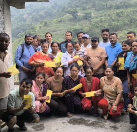बाम्काका अग्नीपीडितलाई मातृभूमि लघुवित्त शाखा फालासैनको आर्थिक सहयोग