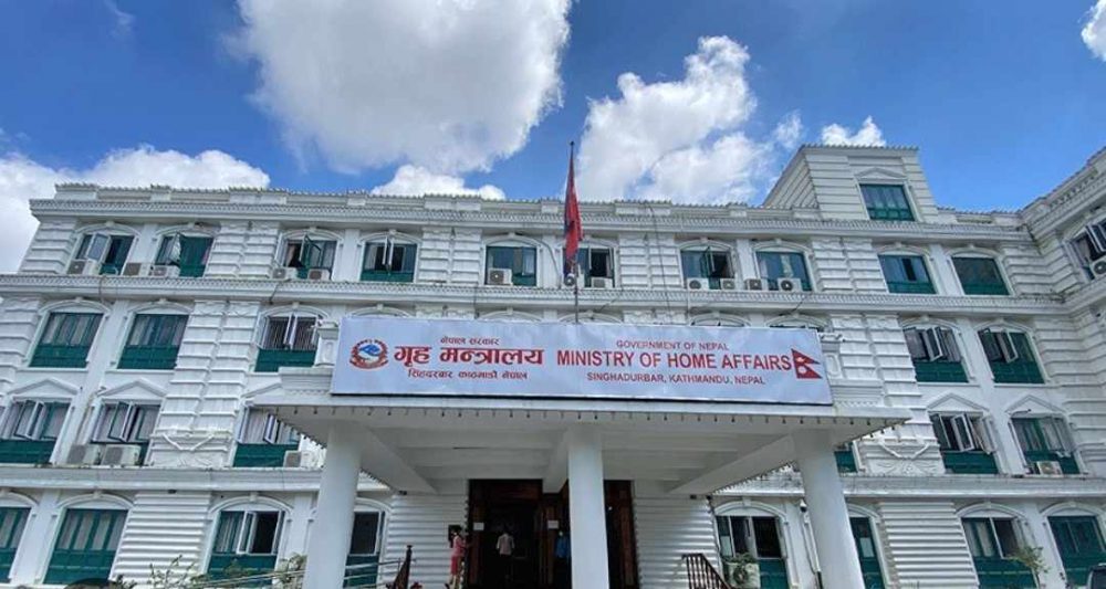 ३ जिल्लाका सीडीओसहित गृहमन्त्रीले गरे ६ सहसचिवको सरुवा