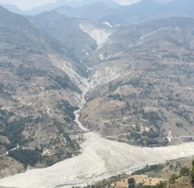 सडक : विकासको नाममा विनाश