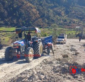 मार्तडी कोल्टी सडकमा ठेकेदारले काम नगरेपछि करोडौ रकम फ्रिज हुदैँ