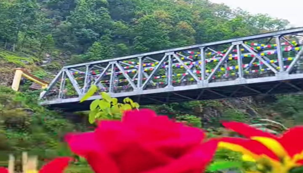 पर्यटकीय क्षेत्रको रूपमा उदाउँदै अछाम–बाजुरा जोड्ने ईकडी खोला पुल
