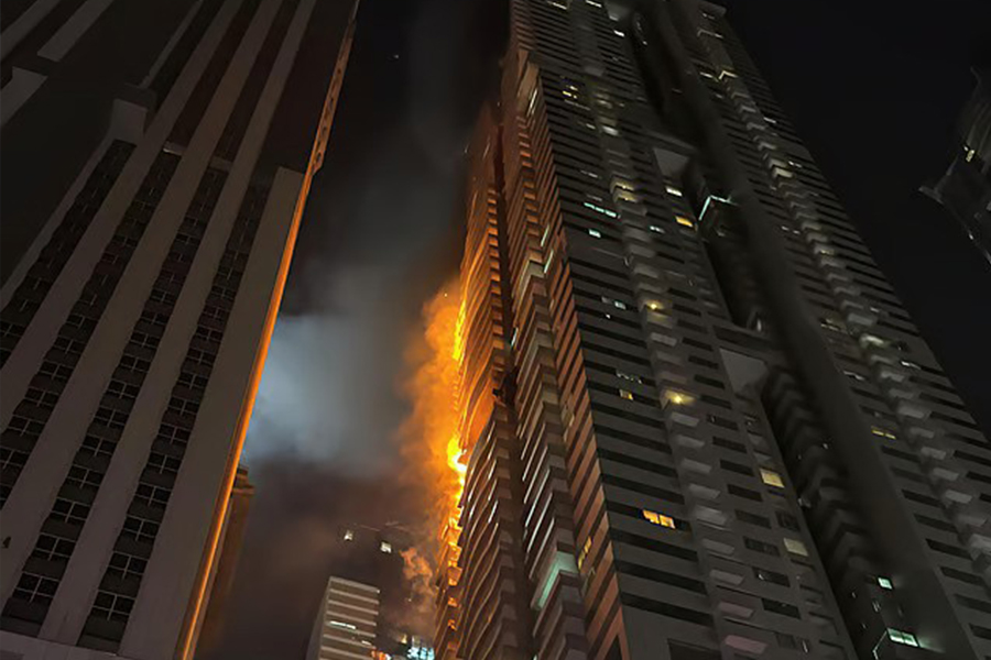 दुबईको ६७ तले टाइगर टावरमा भिषण आगलागी