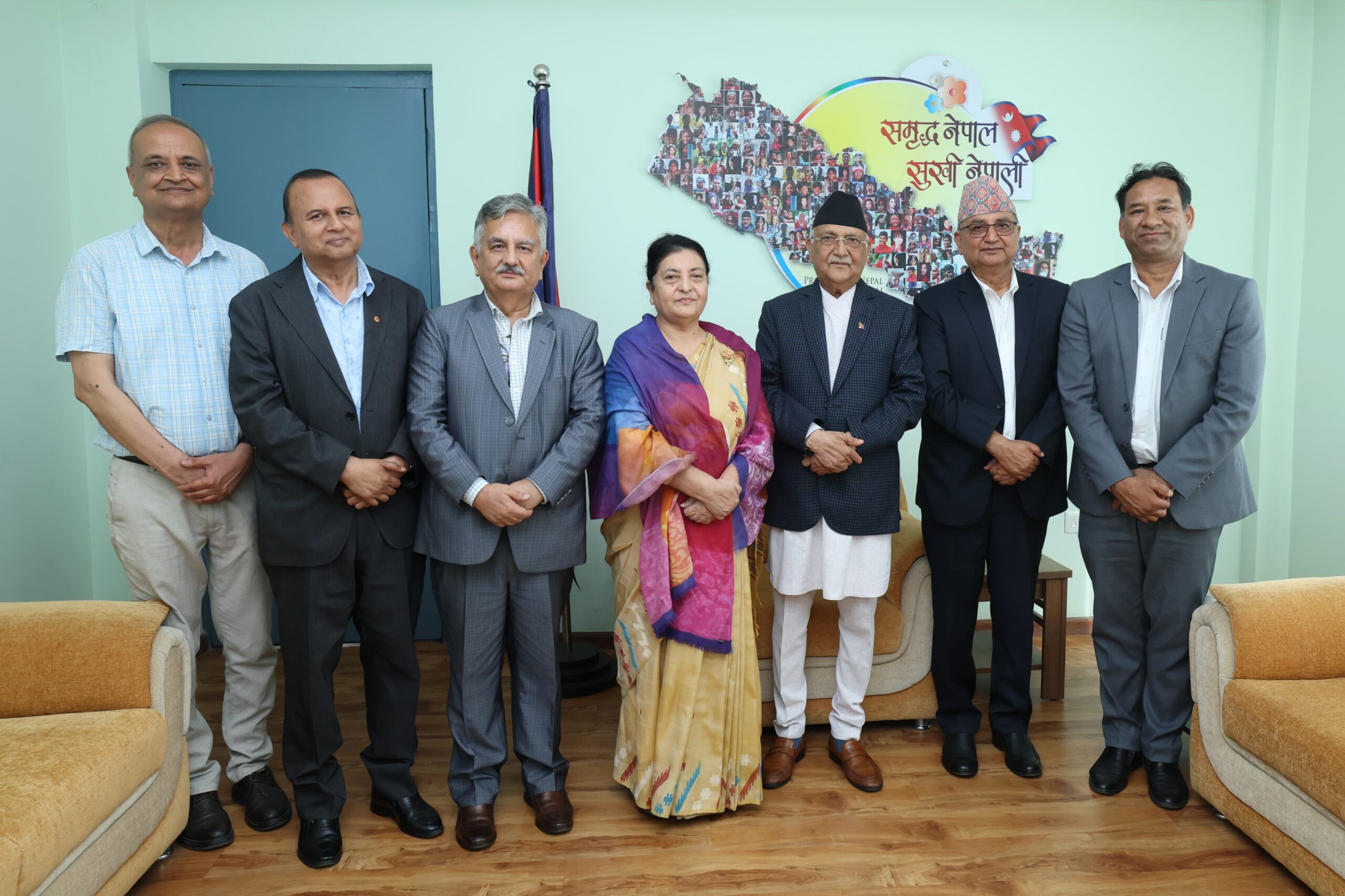 पार्टी कार्यालयमा अध्यक्ष ओली र नेतृ भण्डारीबीच भेटवार्ता