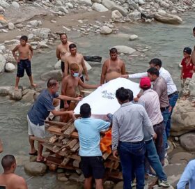 पत्रकार खत्रीको गोदावरी अर्याघाटमा अन्तिम संस्कार