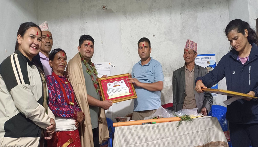 वडा स्तरीय उत्कृष्टता सम्मानबाट बडीमालिका खबरकर्मी पाध्यायसहित ६ जना सम्मानित