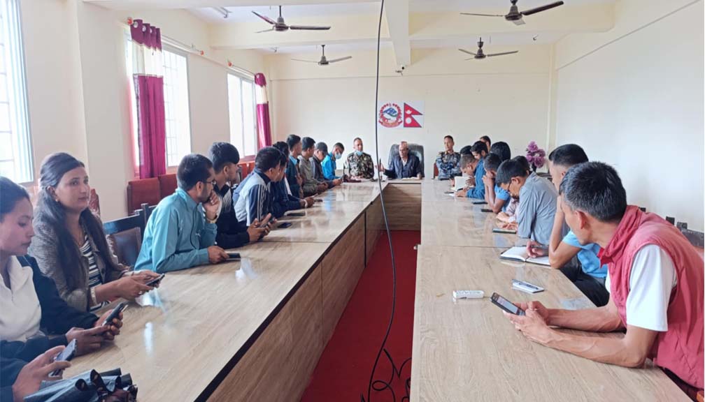 बाजुरामा एक बर्षमा ६ सय बढीले लिए राहदानी