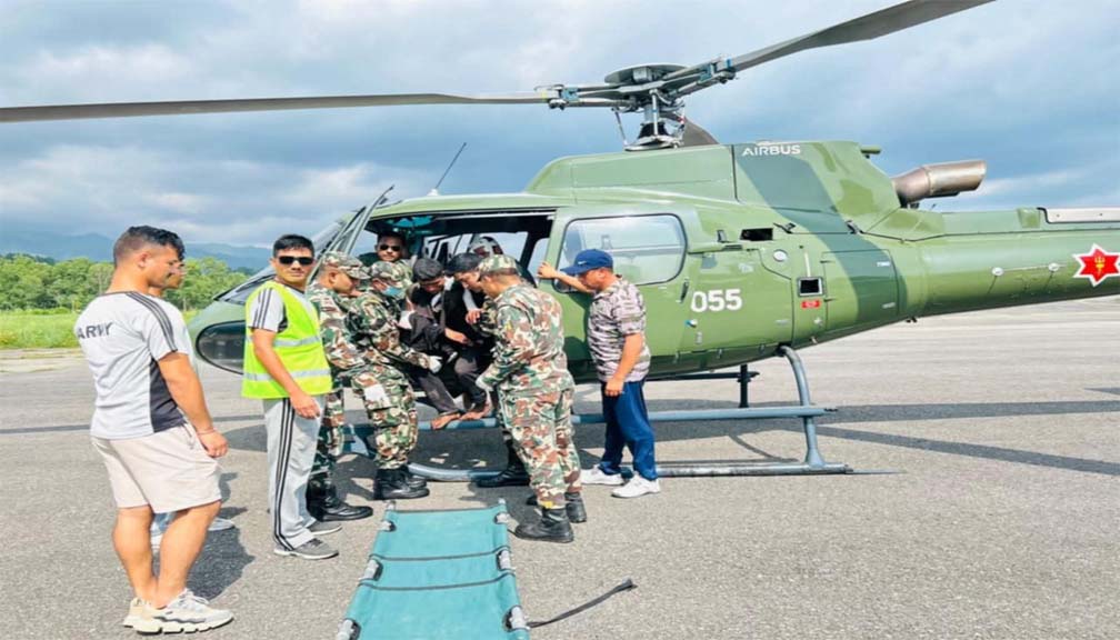 जीप दुर्घटनाः ७ जना गम्भिर घाइतेको हेलिकप्टरमार्फत उद्धार, अन्यको कोल्टीमा उपचार हुदैँ