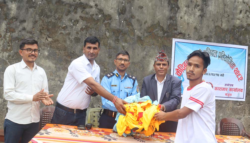 बाजुरा कारागारमा भलिबल प्रतियोगिता, प्रथम बन्यो कैदीबन्दीको टिम