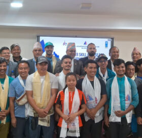 पहिलो पटक अपी हिमाल आरोहण गरिँदै, १५ जना आरोही टोली प्रस्थान