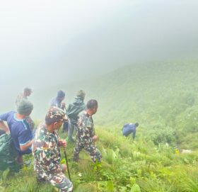 बडीमालिका भिरबाट लडेर मृत्यू भएका दुवै जनाको शव नेपाली सेनाद्धारा निकाल्यो ।