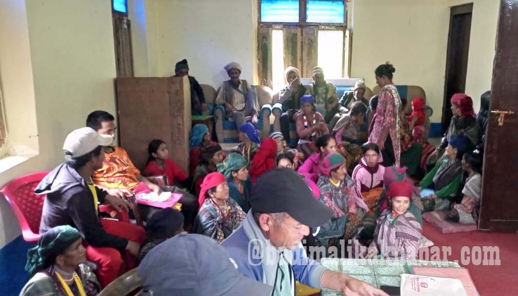 गौमुलद्धारा गाउँमै गएर सामाजिक सुरक्षा लाभग्राहीको विवरण अध्यावधिक