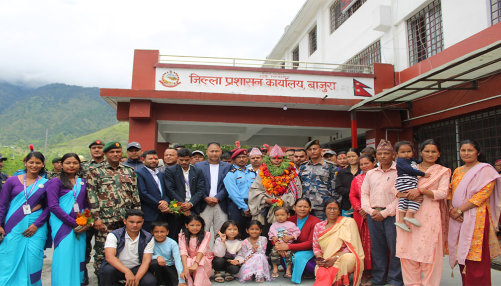 बाजुराका सिडिओ पाध्याको बाजागाजासहित बिदाइ