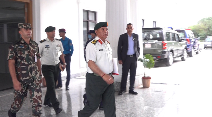 प्रधानमन्त्री कार्की र प्रधानसेनापति सिग्देलबीच भेटवार्ता