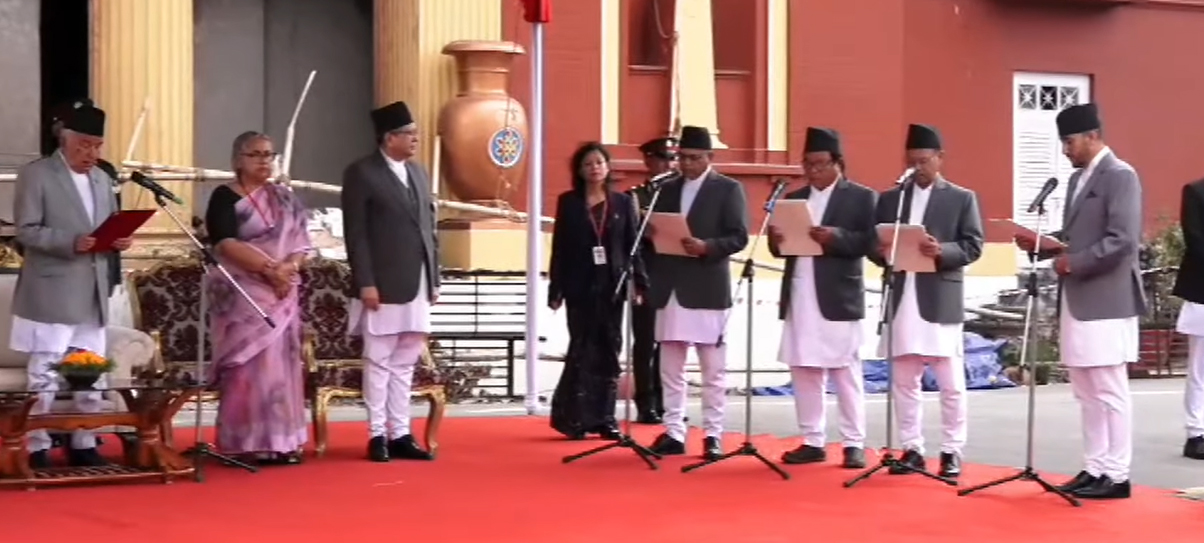 नवनियुक्त चार मन्त्रीहरूले लिए सपथ