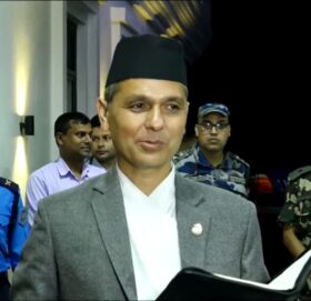 गृहमन्त्री अर्यालले भने– राजनीतिक कनेक्सनका आधारमा रोकिएका फाइल खुल्छन्