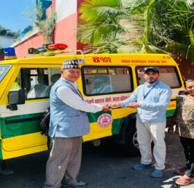 खप्तड छेडेदहले पायो काठमाडौं महानगरपालिकाबाट एम्बुलेन्स