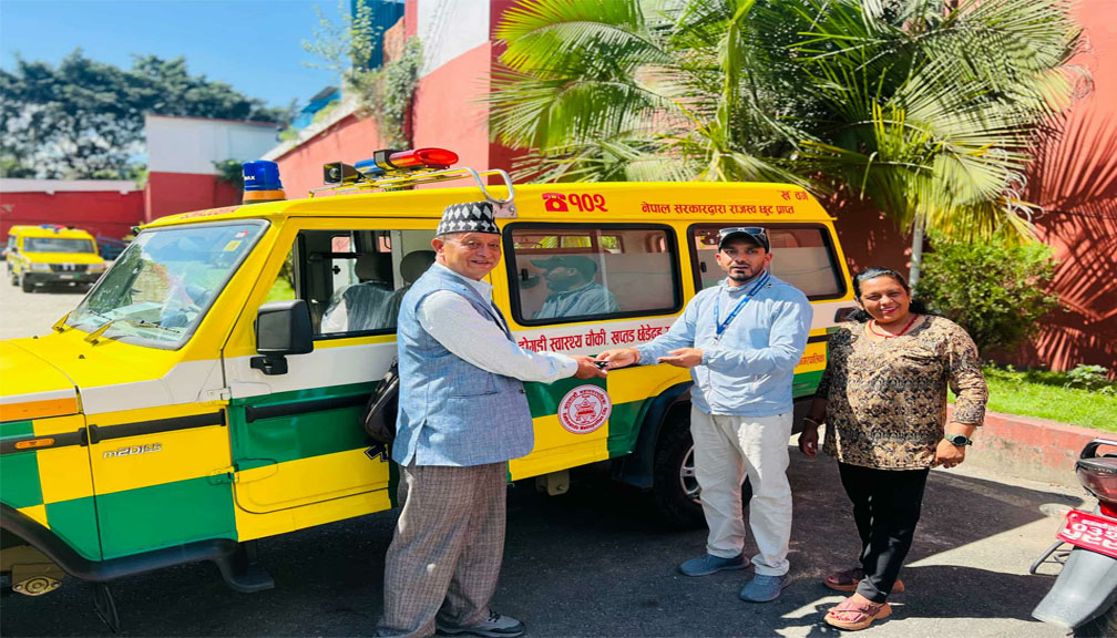 खप्तड छेडेदहले पायो काठमाडौं महानगरपालिकाबाट एम्बुलेन्स