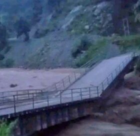 मेची करिडोरका तीन ठाउँका पुल बगे