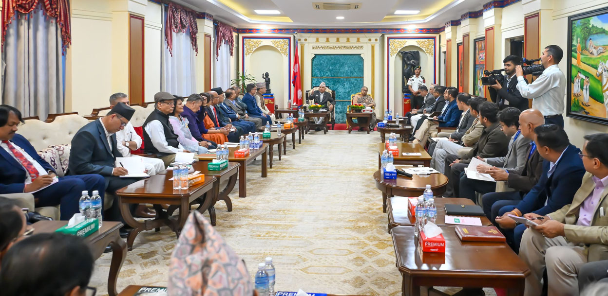 निर्वाचनमा केन्द्रित हुन दलहरूलाई राष्ट्रपतिको आग्रह