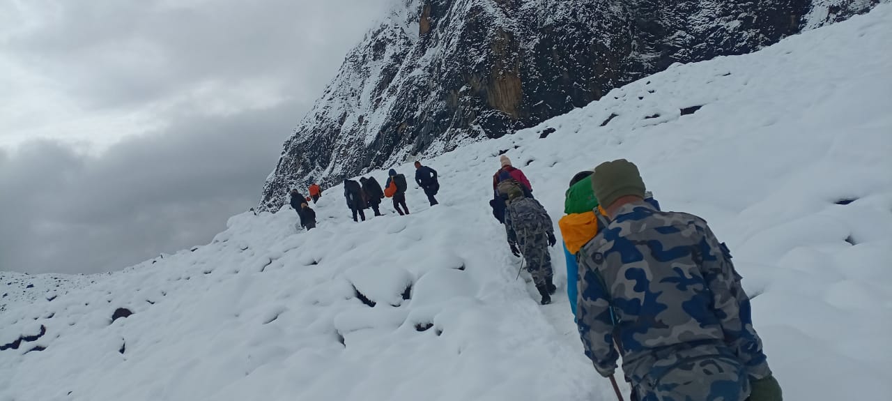 अन्नपूर्ण बेसक्याम्पबाट सशस्त्र प्रहरीद्वारा १६२ जनाको उद्धार