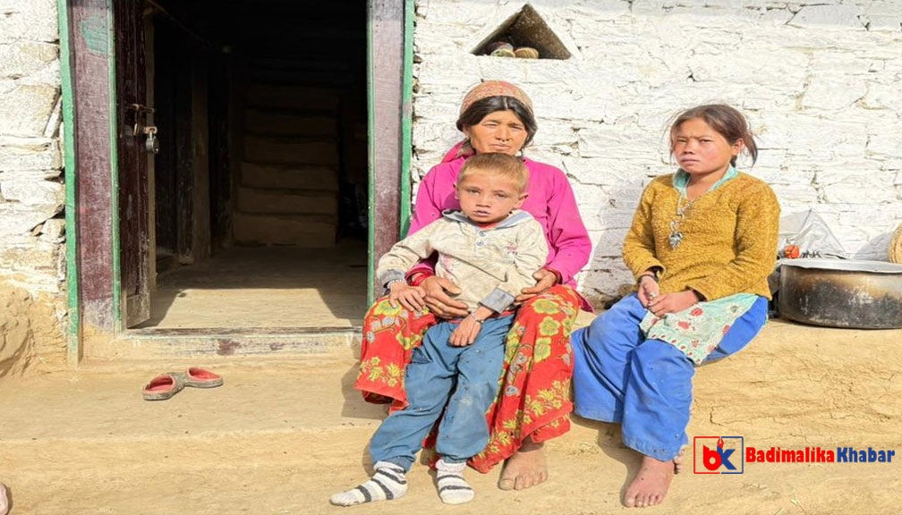 आर्थिक अभावमा एउटै परिवारका मुटु बिरामी तीन भाइबहिनी अलपत्र
