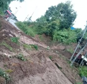 इलाममा बाढी पहिरोको वितण्डा : दुई जनाको मृत्यु, १५ जना भन्दा बढि बेपत्ता