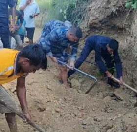 सिम्रौनगढमा ढिस्कोले पुरिएर २ जनाको मृत्यु, ६ घाइते