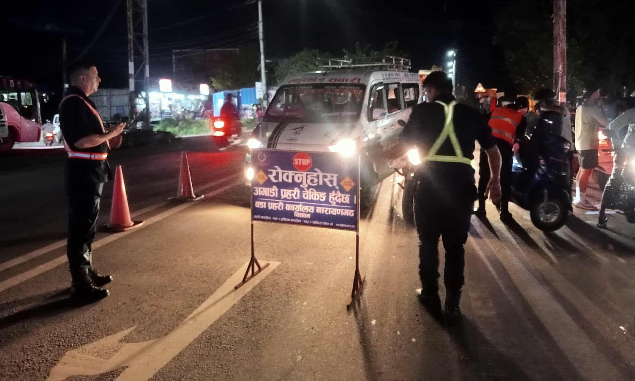 काठमाडौँतर्फ आउने सवारी साधनलाई चितवनमै रोकियो