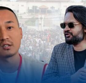 बालेन र सुदनविरुद्ध जाहेरी दर्ता गर्न प्रहरीमा जाँदै अखिल