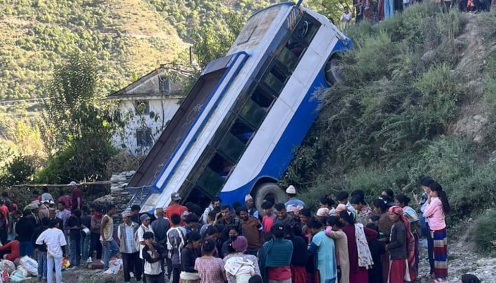 बस दुर्घटनामा परी घाइते भएका एककाे उपचारका क्रममा मृत्यु