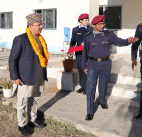 प्रमुख जिल्ला अधिकारी निरौलाद्वारा जिल्ला प्रहरी कार्यालय बाजुराको निरीक्षण