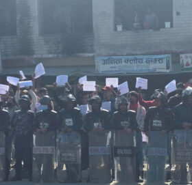 धनगढीमा महेश बस्नेतविरुद्ध जेनजीहरूको प्रदर्शन