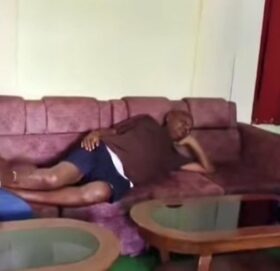 वडाध्यक्षबाट मालिस गराउने गाउँपालिका अध्यक्ष दिननाथ चौधरीले दिए पदबाट राजीनामा