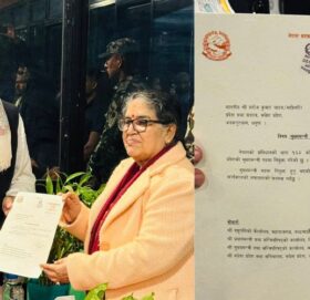 बिरामी भन्दै काठमाडौँ हिँडेकी प्रदेश प्रमुखले बिच बाटोमै गराइन् नयाँ मुख्यमन्त्रीको शपथ