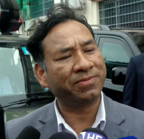 पार्टीबाट बिदा लिँदा नै ओलीको सम्मान बढ्छ : कर्ण थापा