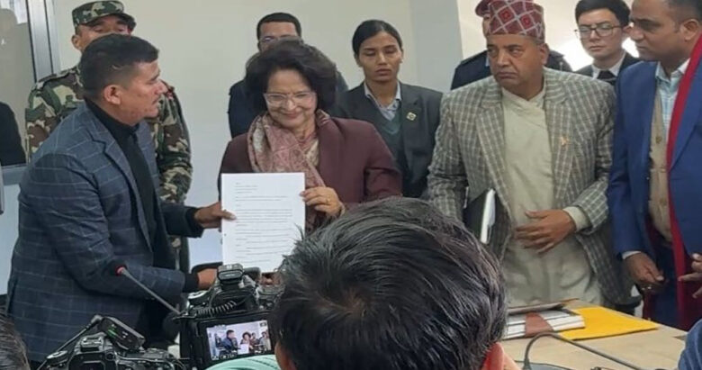 बाजुरा अस्पतालमा विशेषज्ञ चिकित्सक र उपकरणको व्यवस्था गर्न स्वास्थ्यमन्त्रीलाई थापाको माग