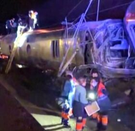 उच्च गतिका रेल ठोक्किँदा स्पेनमा २१ जनाको मृत्यु