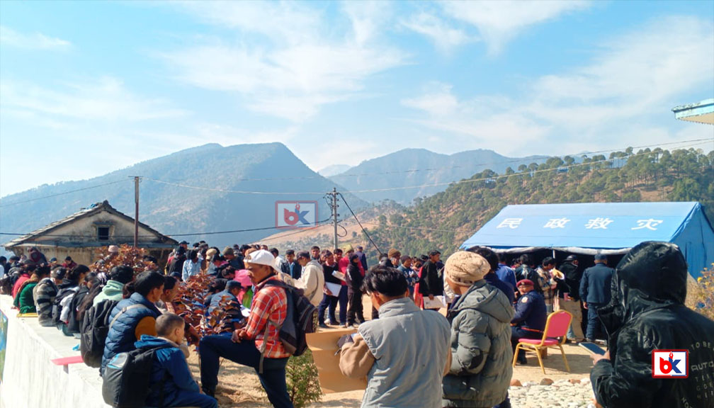 बाजुरामा निर्वाचन प्रहरीमा भर्ना हुन आवेदन दिनेको भीड