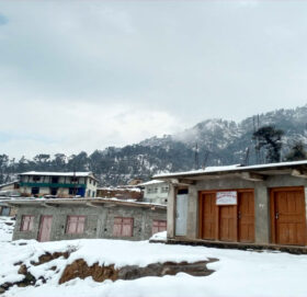 बाजुरामा फेरि बर्षासँगै हिमपात, जनजीवन प्रभावित