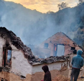 गौमुल गाउँपालिका २ मा आगलागीबाट एक घर जलेर नष्ट