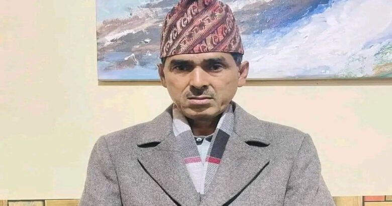 बाजुराका योजना बोकेर मन्त्रालय धाउँदै सांसद  गिरी