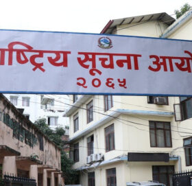 निर्वाचनसम्बन्धी सूचना प्रवाहमा जिम्मेवार बन्न दल र सञ्चारमाध्यमलाई आयोगको निर्देशन